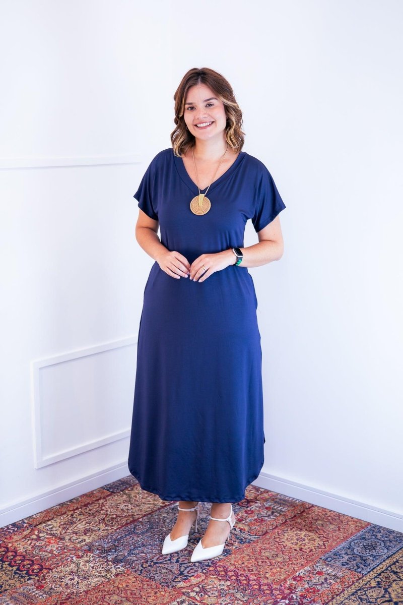 Vestido Antonella – Decote V com Fendas Laterais em Malha Confort