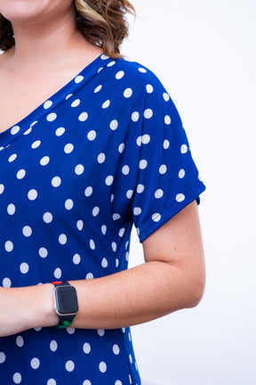 Vestido Antonella – Decote V com Fendas Laterais em Malha Confort