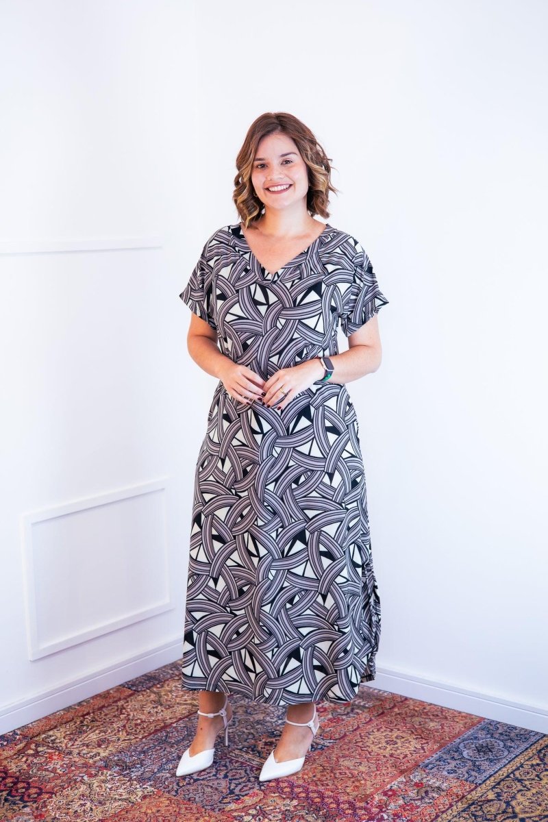 Vestido Antonella – Decote V com Fendas Laterais em Malha Confort