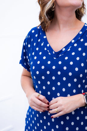 Vestido Antonella – Decote V com Fendas Laterais em Malha Confort