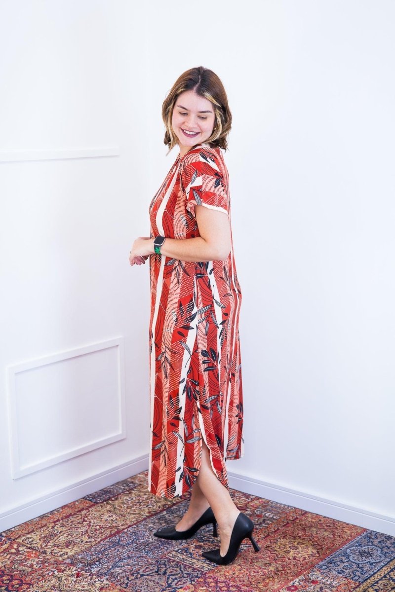 Vestido Antonella – Decote V com Fendas Laterais em Malha Confort