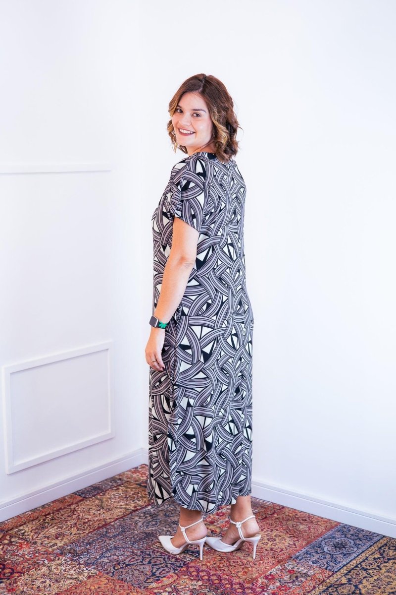 Vestido Antonella – Decote V com Fendas Laterais em Malha Confort