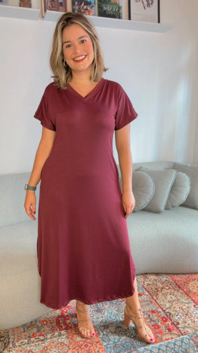 Vestido Antonella – Decote V com Fendas Laterais em Malha Confort