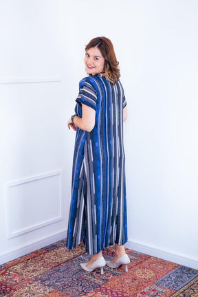 Vestido Antonella – Decote V com Fendas Laterais em Malha Confort