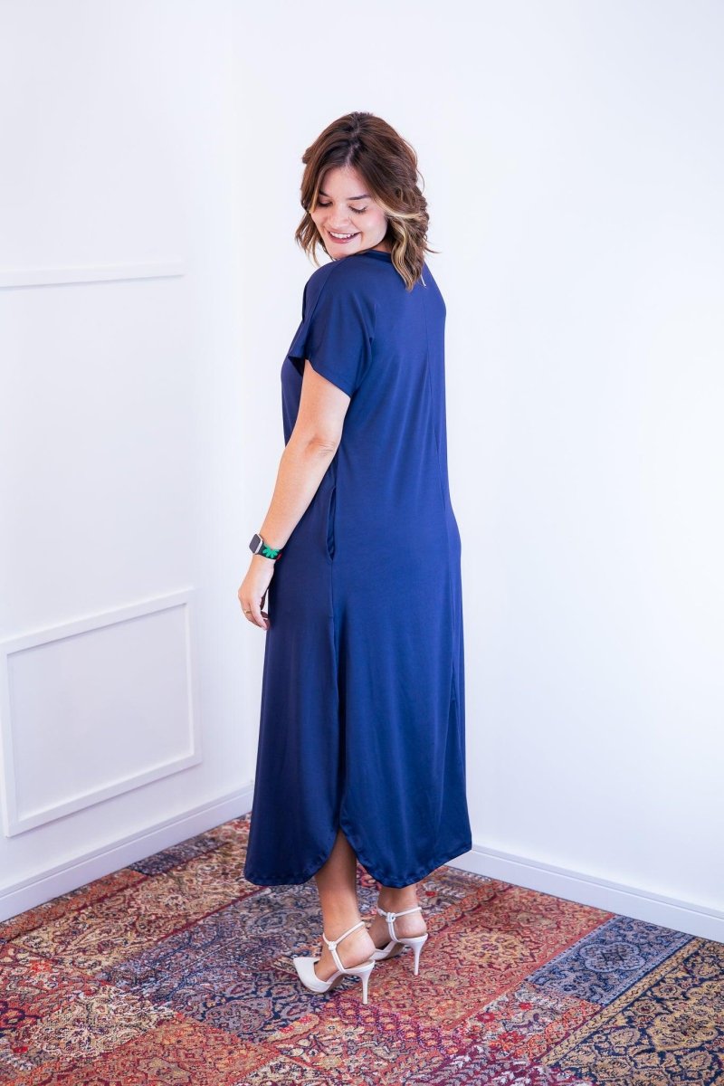 Vestido Antonella – Decote V com Fendas Laterais em Malha Confort