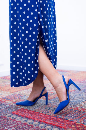 Vestido Antonella – Decote V com Fendas Laterais em Malha Confort