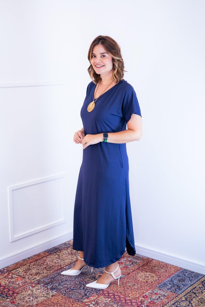 Vestido Antonella – Decote V com Fendas Laterais em Malha Confort