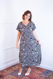 Vestido Antonella – Decote V com Fendas Laterais em Malha Confort