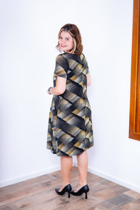 Vestido Sara - Malha Confort Midi com Manga